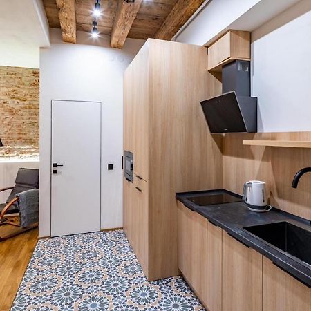 Onlviv Apartments Rynok Square 18 Four Bagian luar foto