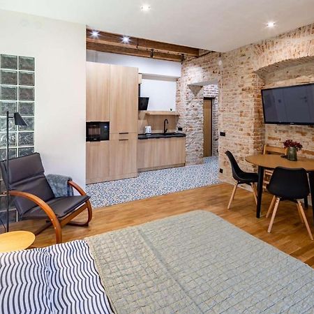 Onlviv Apartments Rynok Square 18 Four Bagian luar foto